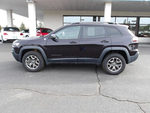 Used 2021 Jeep Cherokee Trailhawk AWD/4WD image 2