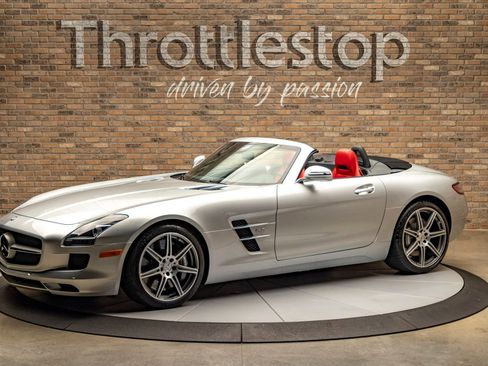 Used 2012 Mercedes-Benz SLS AMG Roadster image 2