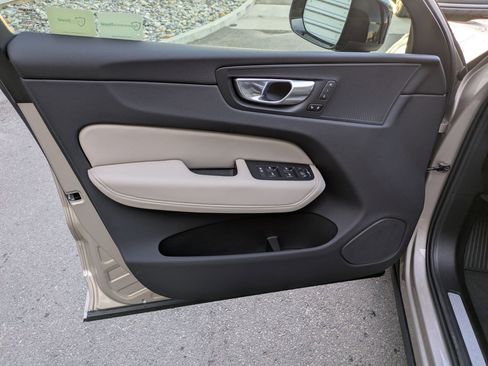 New 2026 Volvo XC60 B5 Plus w/ Protection Package Premier image 10