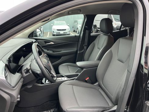 Used 2025 Buick Encore GX Preferred image 35