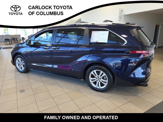 Used 2022 Toyota Sienna Platinum AWD/4WD image 10