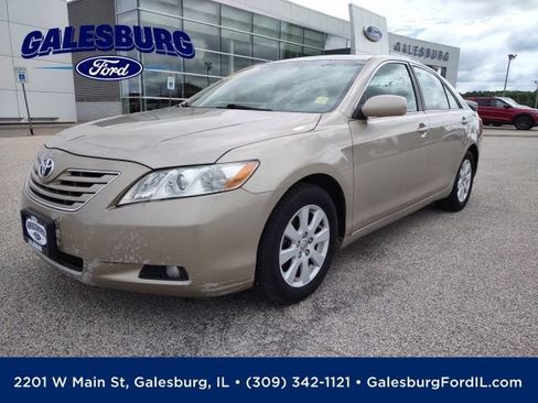 Used 2009 Toyota Camry FWD image 1