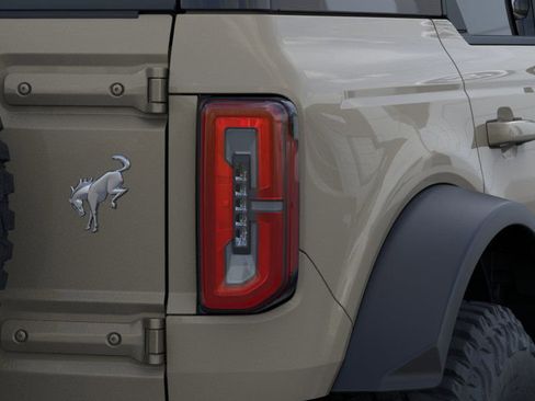 New 2025 Ford Bronco Outer Banks w/ Sasquatch Package image 23