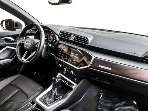 Used 2025 Audi Q3 2.0T Premium Plus w/ Premium Plus Package image 17