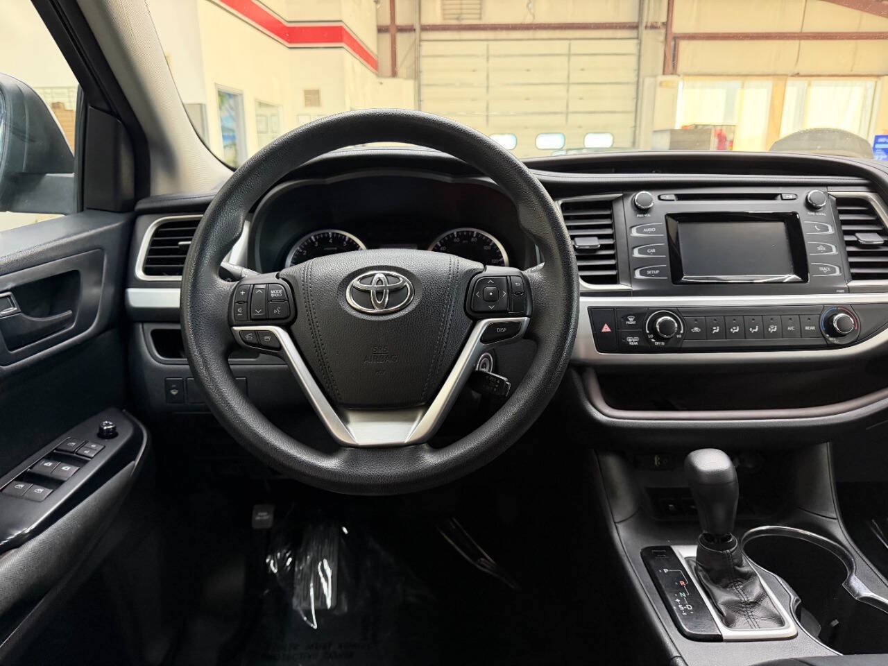 Used 2016 Toyota Highlander LE FWD image 22