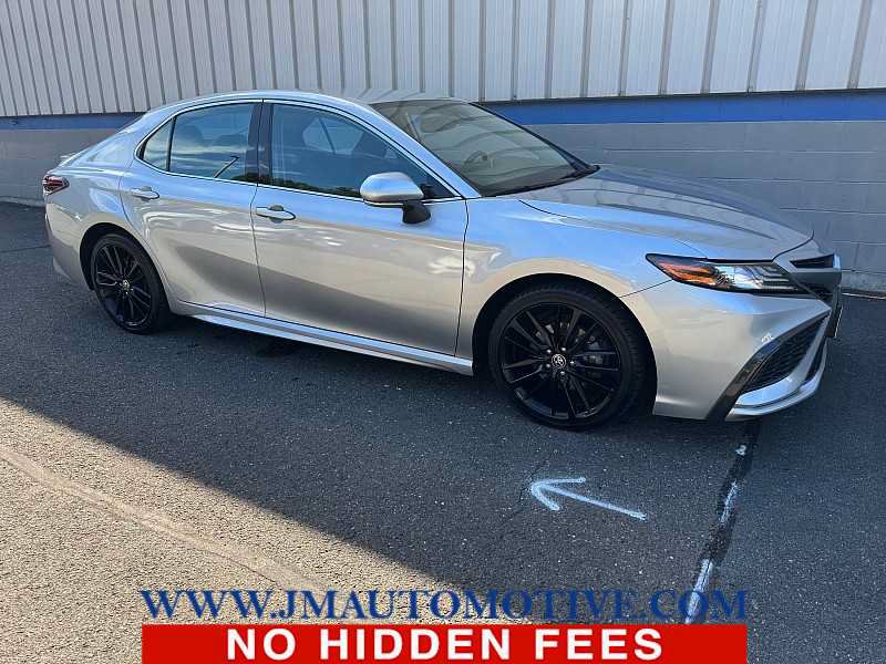 Used 2022 Toyota Camry XSE FWD image 7