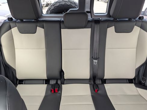 New 2026 INEOS Grenadier Fieldmaster Edition AWD/4WD image 12