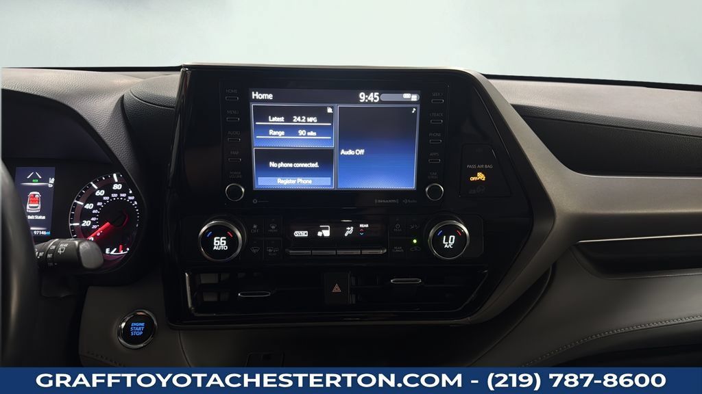 Used 2022 Toyota Highlander LE AWD/4WD image 18