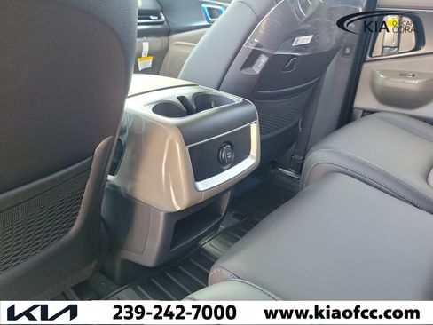 New 2026 Kia Carnival FWD image 13