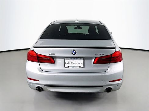 Used 2018 BMW 530i xDrive image 10