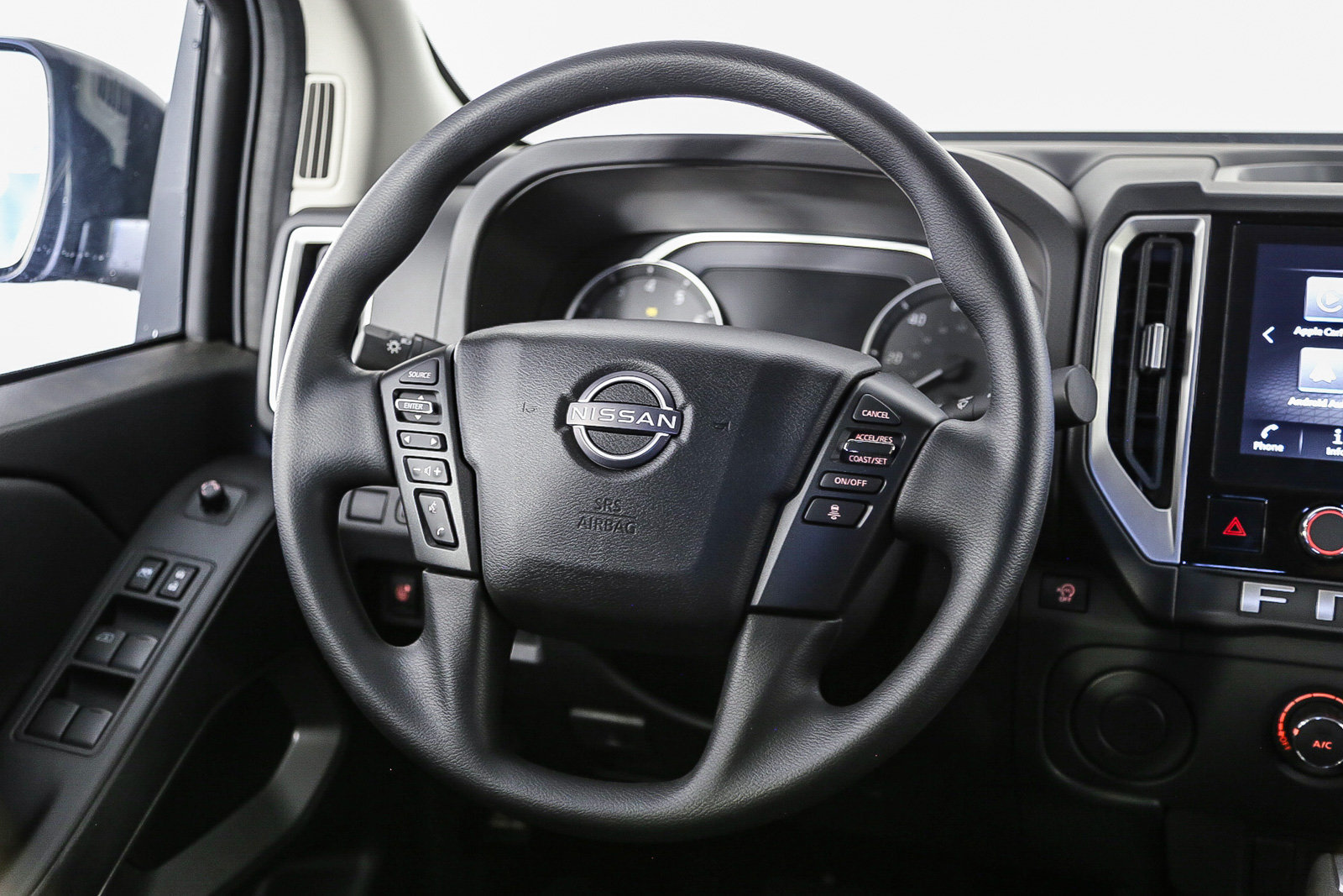 Used 2025 Nissan Frontier SV RWD image 30