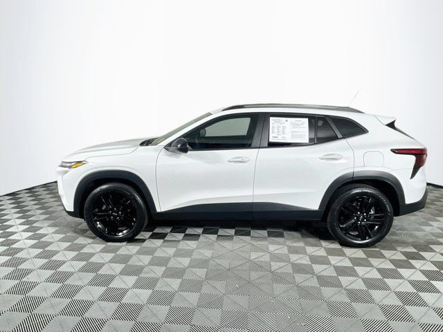Used 2025 Chevrolet Trax ACTIV w/ Sunroof Package FWD image 5