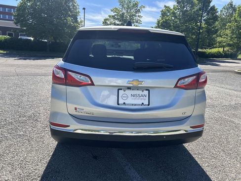 Used 2020 Chevrolet Equinox LT w/ Driver Convenience Package FWD image 6