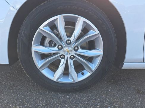Used 2024 Chevrolet Malibu LT FWD image 25