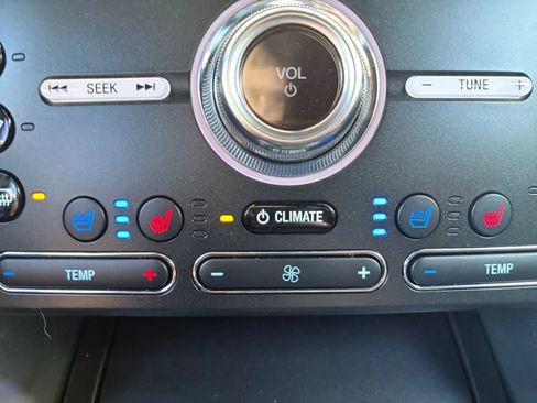 Used 2018 Ford Explorer Platinum AWD/4WD image 25