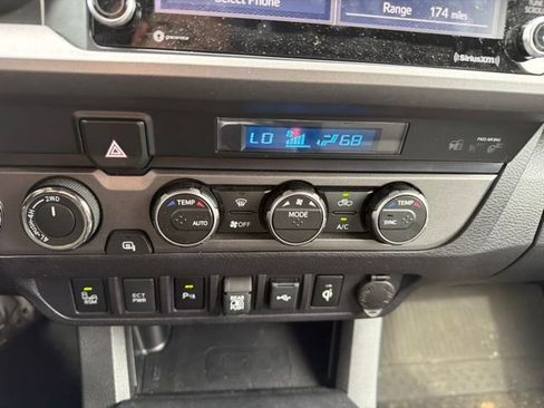 Used 2022 Toyota Tacoma TRD Sport w/ Technology Package AWD/4WD image 22