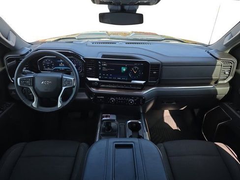 Used 2022 Chevrolet Silverado 1500 LT Trail Boss image 9