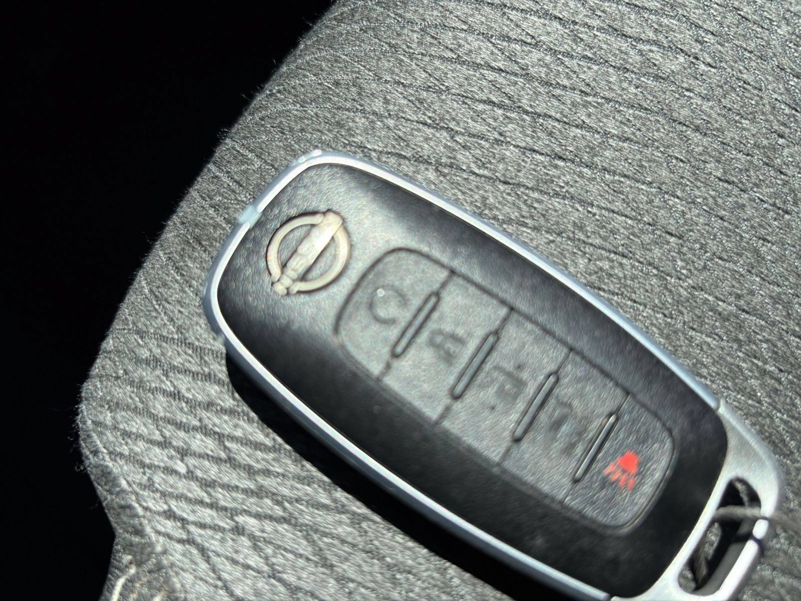 Used 2025 Nissan Rogue SV FWD image 26