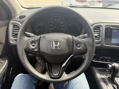 Used 2018 Honda HR-V EX image 30