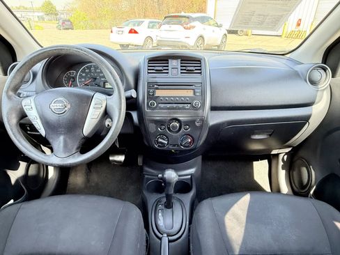 Used 2016 Nissan Versa S Plus image 3