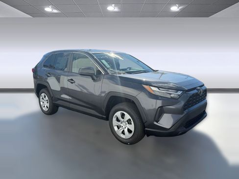 Used 2025 Toyota RAV4 LE image 7