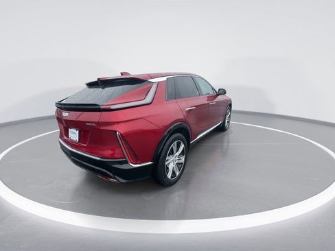 Used 2024 Cadillac Lyriq Tech w/ LPO, Floor Liner Package AWD/4WD image 8