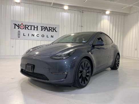 Used 2022 Tesla Model Y Performance AWD/4WD image 7