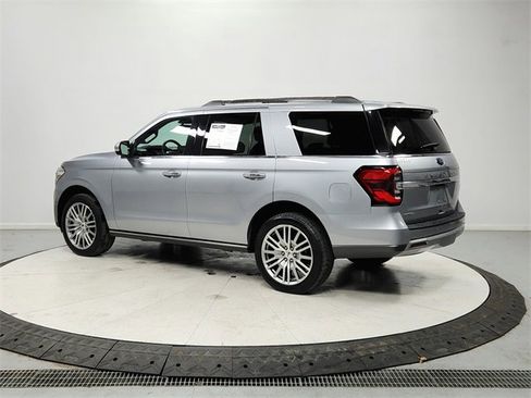 Used 2024 Ford Expedition Limited image 5