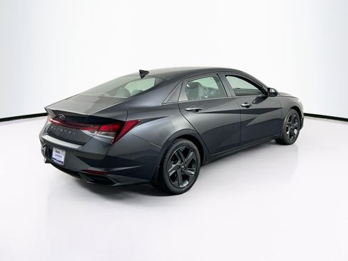 Used 2023 Hyundai Elantra SEL w/ Convenience Package FWD image 5