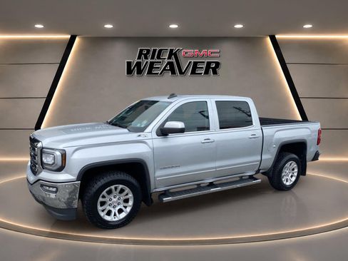 Used 2017 GMC Sierra 1500 SLE w/ SLE Value Package AWD/4WD image 2