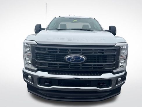 New 2026 Ford F250 XL w/ FX4 Off-Road Package image 3