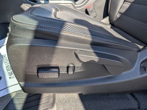 Used 2022 GMC Canyon AT4 w/ Trailering Package image 11