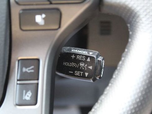 Used 2019 Toyota Tacoma TRD Off-Road AWD/4WD image 19