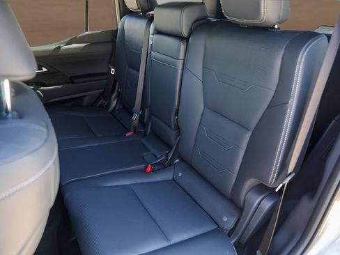 Used 2025 Lexus GX 550 w/ Accessory Package (2T) AWD/4WD image 26