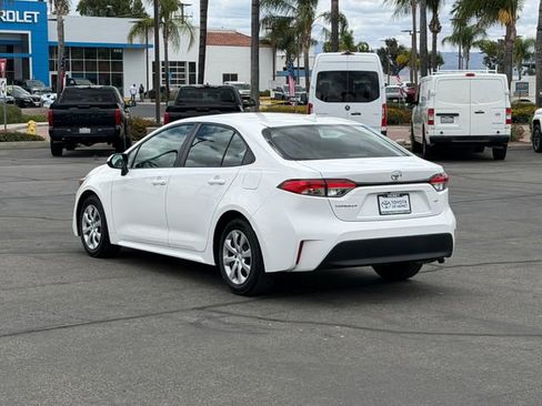 Used 2024 Toyota Corolla LE FWD image 8