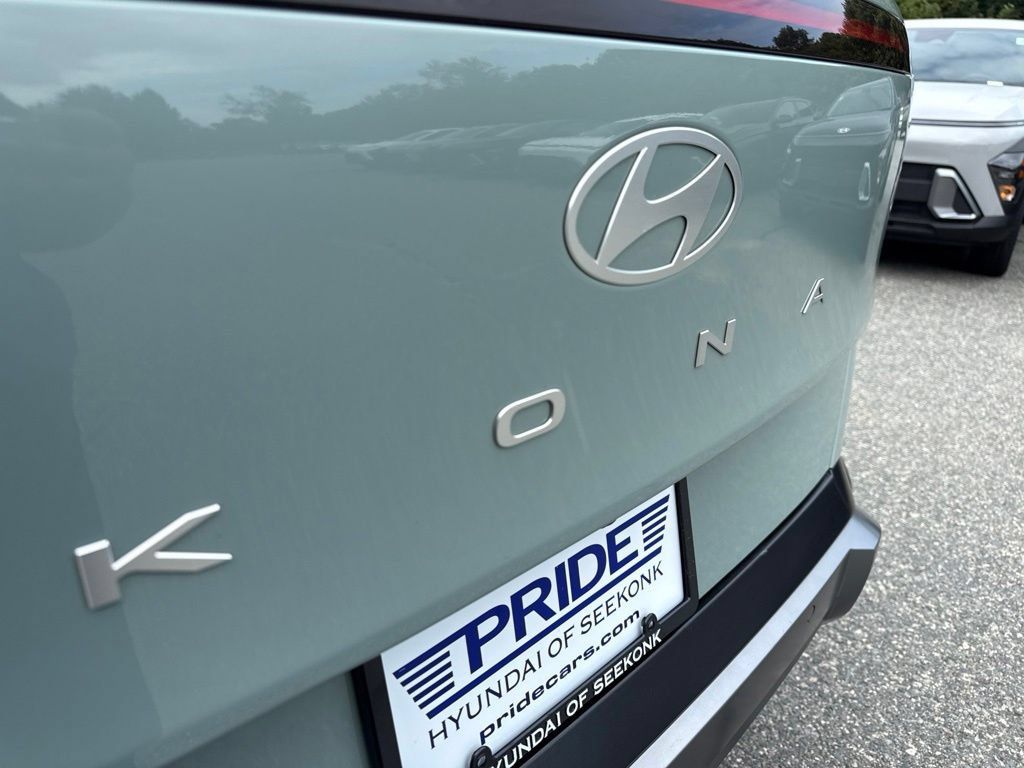 Used 2024 Hyundai Kona Limited AWD/4WD image 13