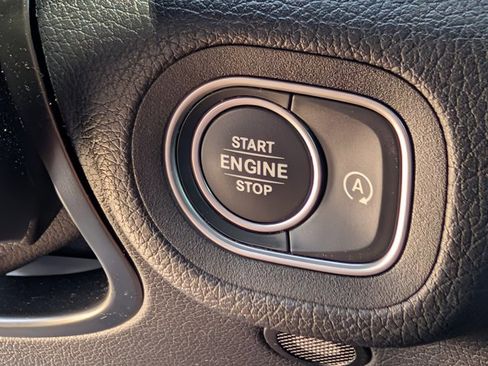 Used 2021 Mercedes-Benz GLS 450 4MATIC image 30