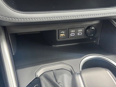 Used 2023 Toyota Highlander LE image 23
