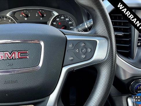 Used 2023 GMC Acadia SLE image 12