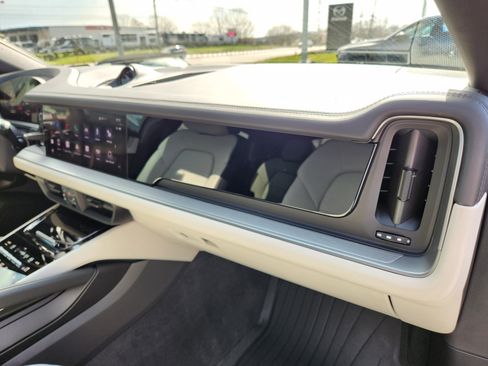 Used 2026 Porsche Cayenne S image 17