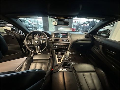 Used 2015 BMW M6 Convertible image 16