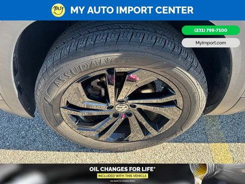 Used 2023 Volkswagen Atlas SE w/ Black Wheel Package AWD/4WD image 9