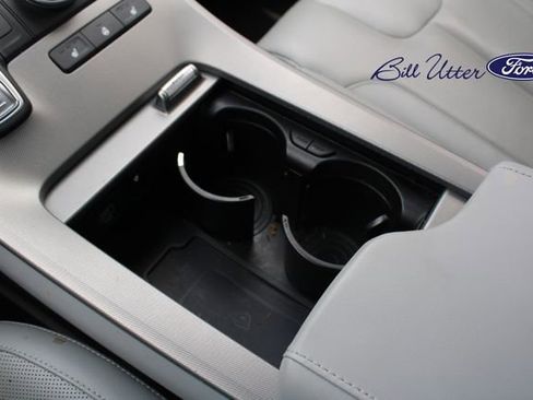 Used 2022 Hyundai Palisade SEL w/ Premium Package FWD image 17