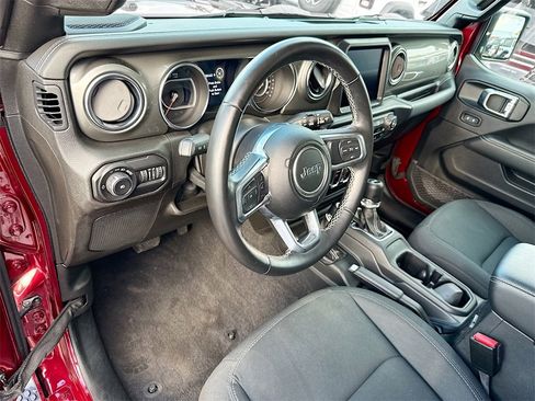 Used 2021 Jeep Wrangler Unlimited Sahara image 10