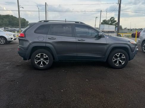 Used 2014 Jeep Cherokee Trailhawk w/ Leather Interior Group AWD/4WD image 2