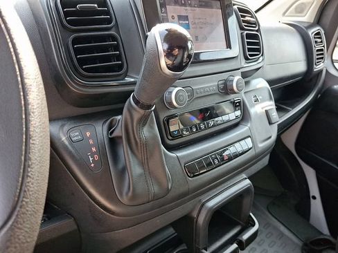 Used 2025 RAM ProMaster 2500 w/ Convenience Group FWD image 15