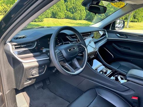 Used 2023 Jeep Grand Cherokee 4WD 4xe w/ Luxury Tech Group II image 8