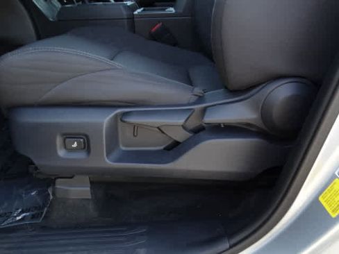 Used 2025 Toyota Tacoma SR image 17