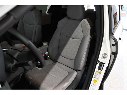 Used 2026 Toyota Sienna LE FWD image 14