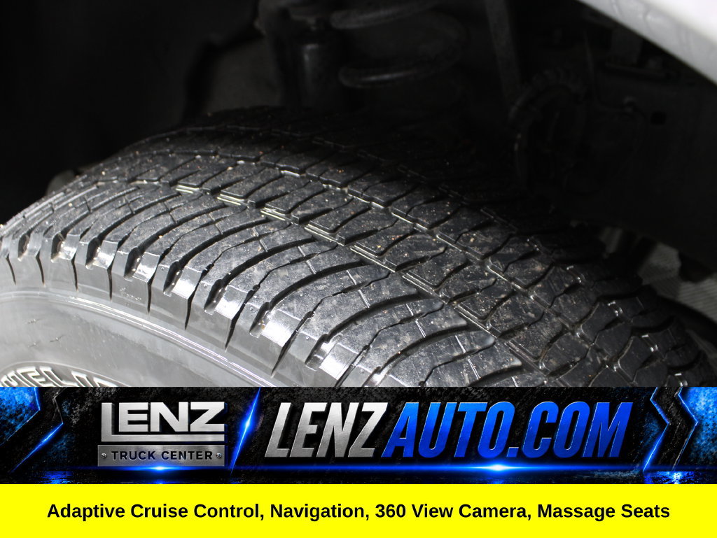 Used 2022 Ford F250 Platinum w/ FX4 Off-Road Package AWD/4WD image 11